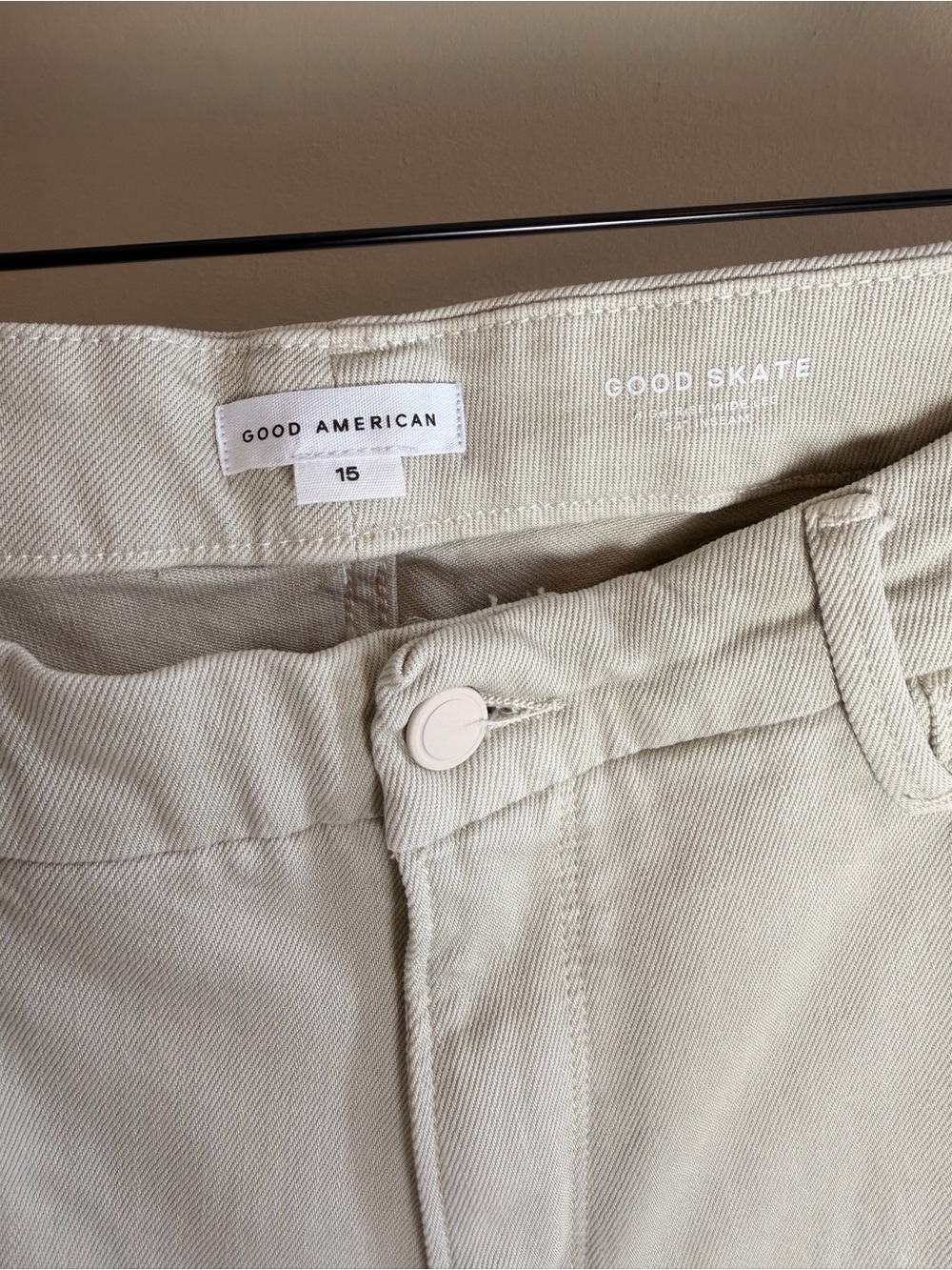 Good American Good Skate High Rise Loose Leg Jeans Cream Size 15 34” Inseam - Picture 3 of 4
